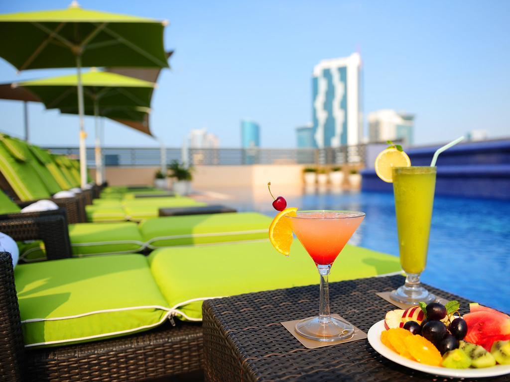 Fraser Suites Seef Bahrain Μανάμα Εξωτερικό φωτογραφία Pool at the hotel