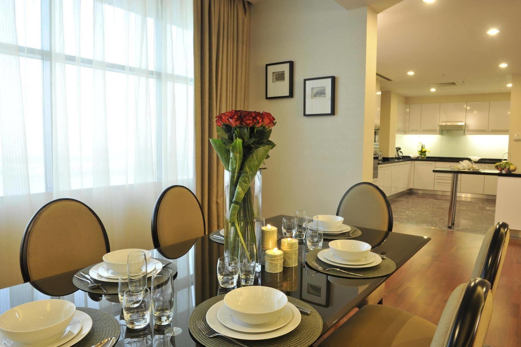 Fraser Suites Seef Bahrain Μανάμα Δωμάτιο φωτογραφία A dining room